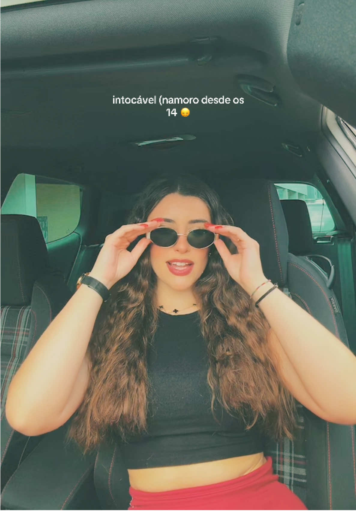 @In&ecirc;s