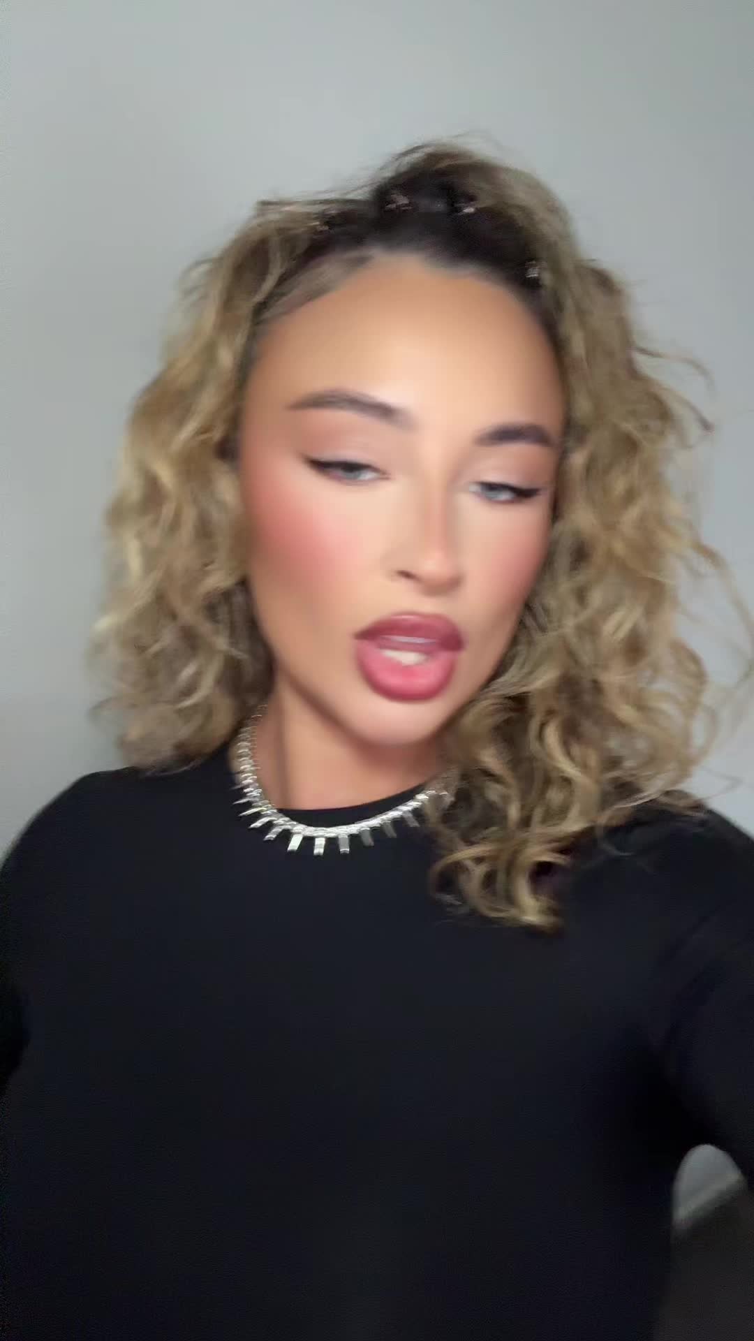@abs