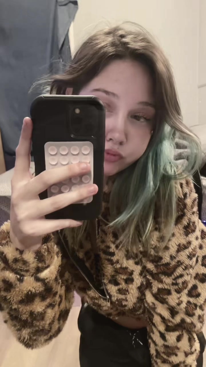 @ᗩᖇI ᗷᗩᗷYY👿