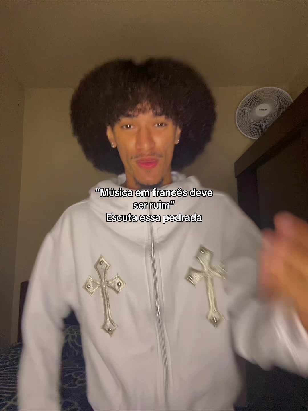 @neuvess_