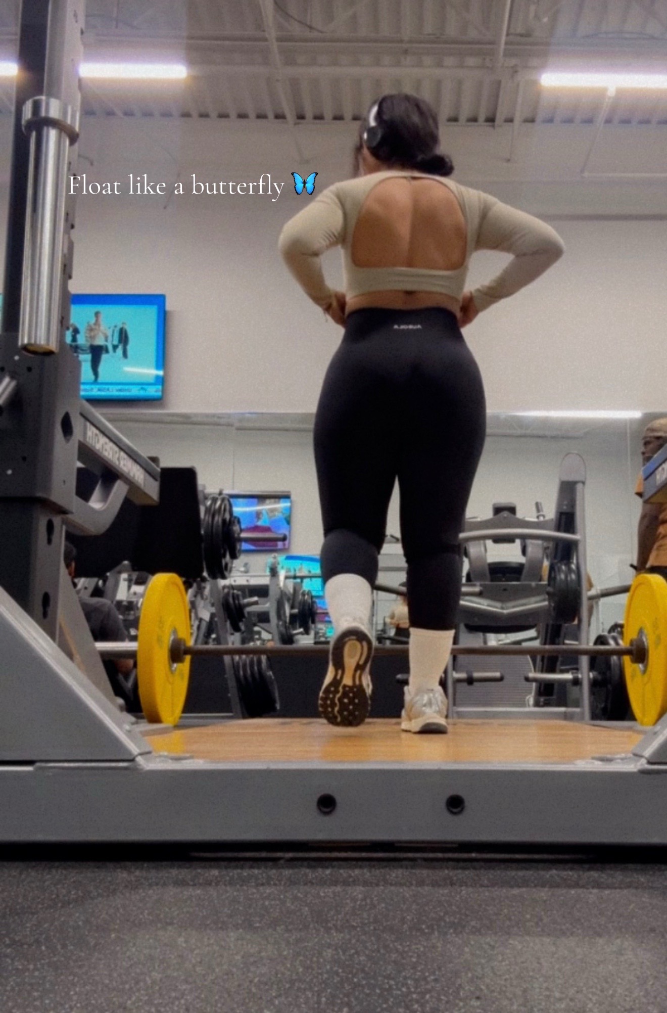 @LIZABETH 🐝🦋
