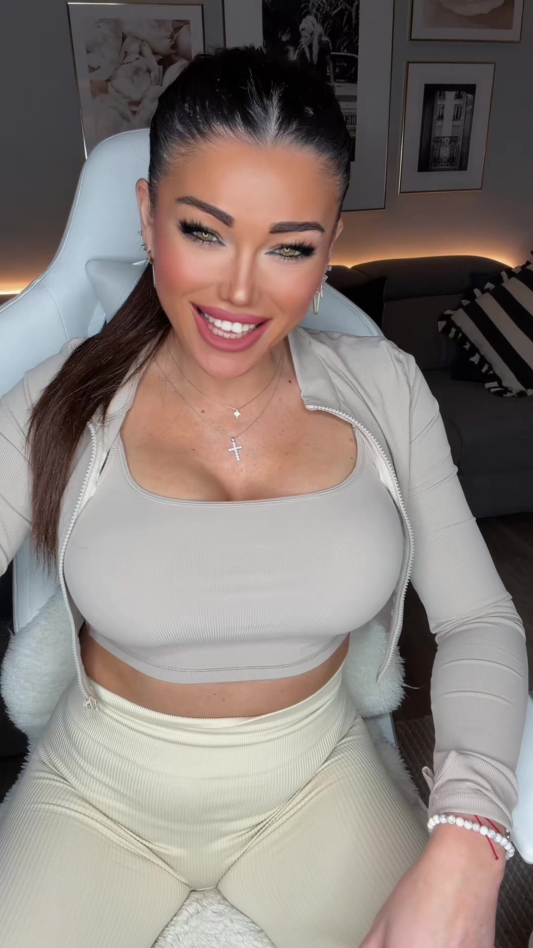 @Valentina