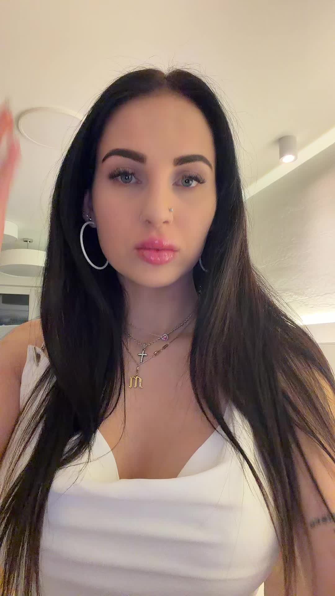 @🎀𝓿𝓪𝓷𝓲𝓿𝓪𝓷𝓴𝔂🎀