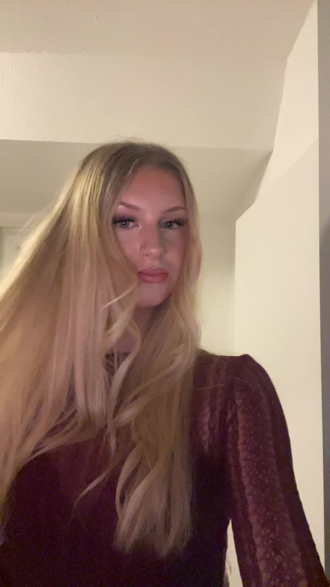 @𝐸𝓂𝓂𝒶 🪩🥂🌸