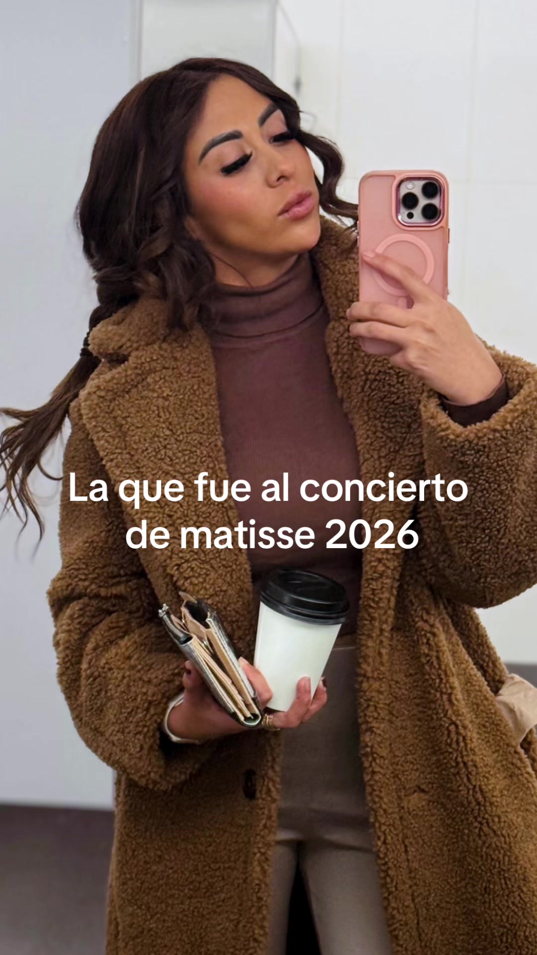 @Ximena Hau