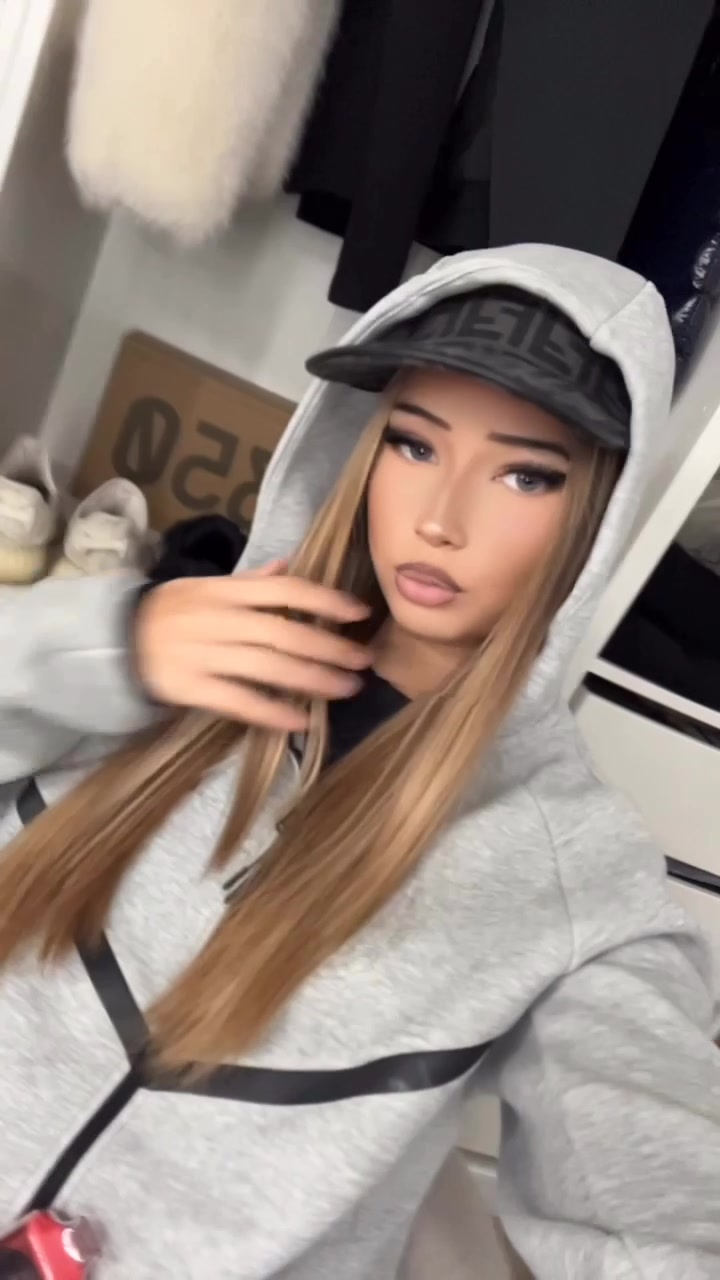@𝔞'&infin;🌊