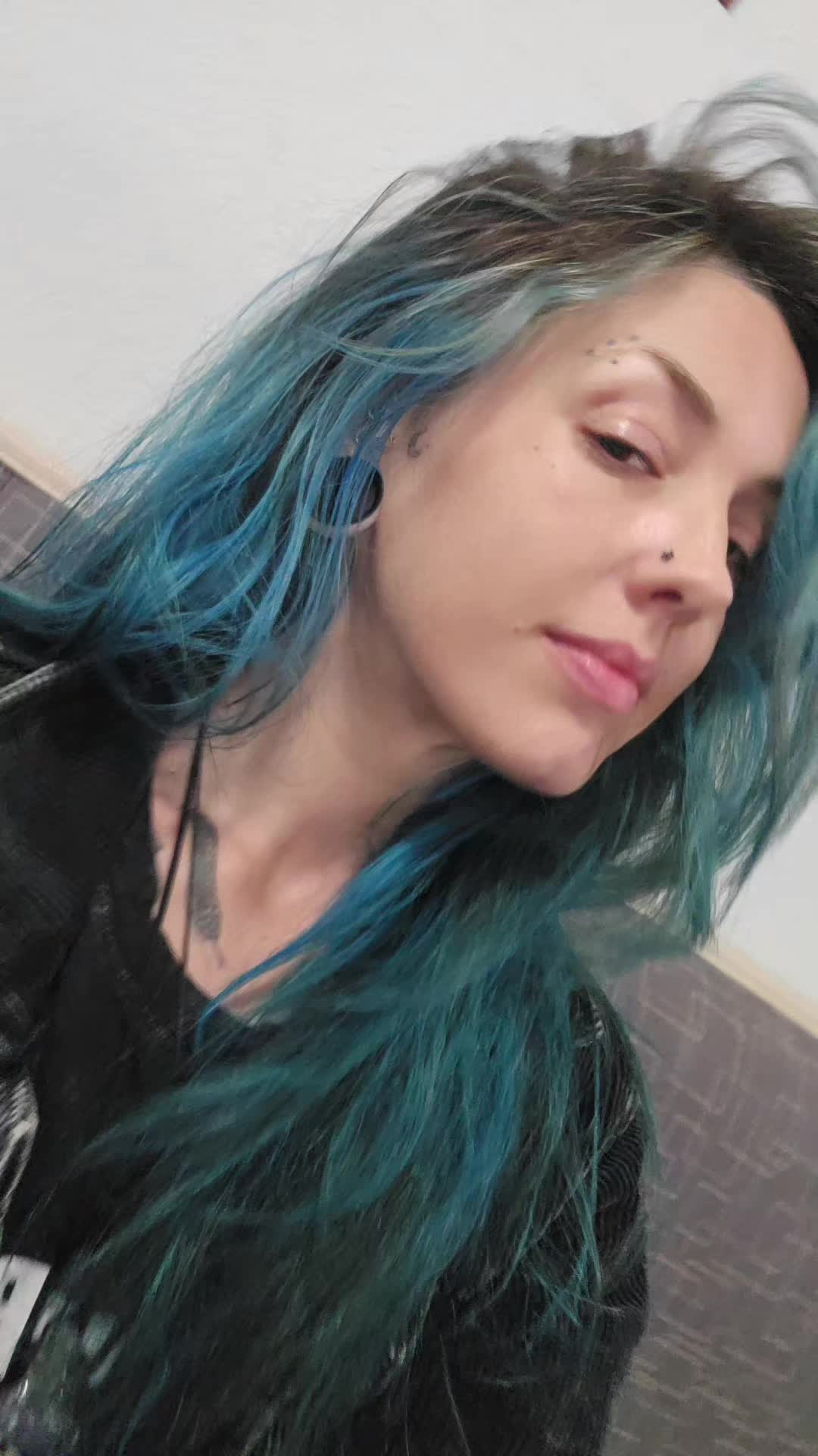@HollyBorealis🌌
