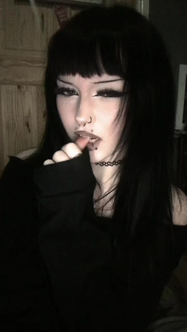 @✮  𝓉𝓇𝒾𝓃  ✮