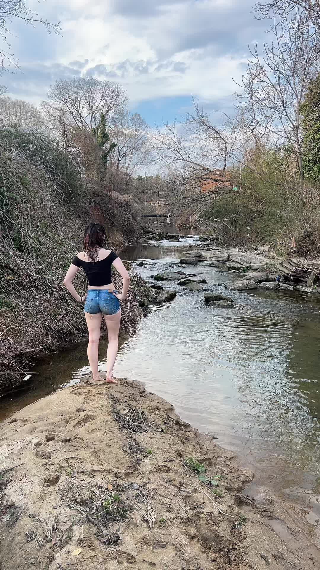 @Emily☮️