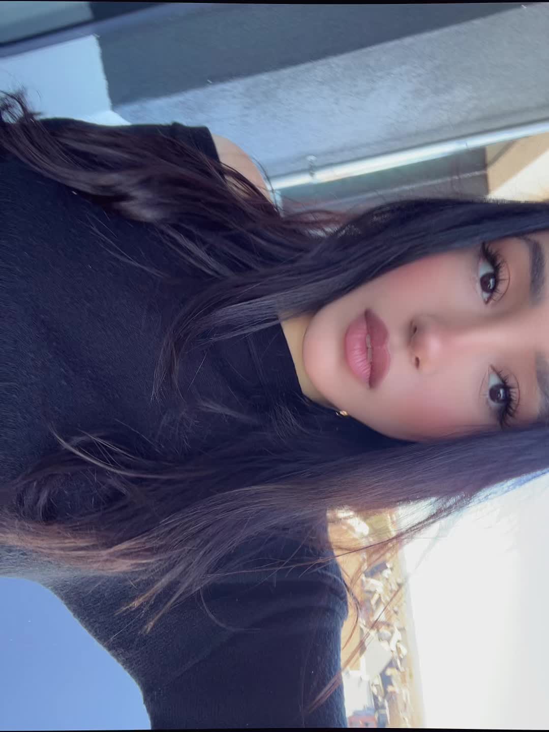 @vivian ♌︎