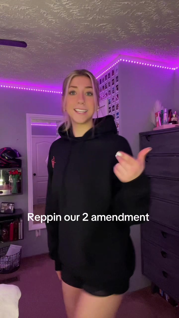 @Tori_Elizabeth