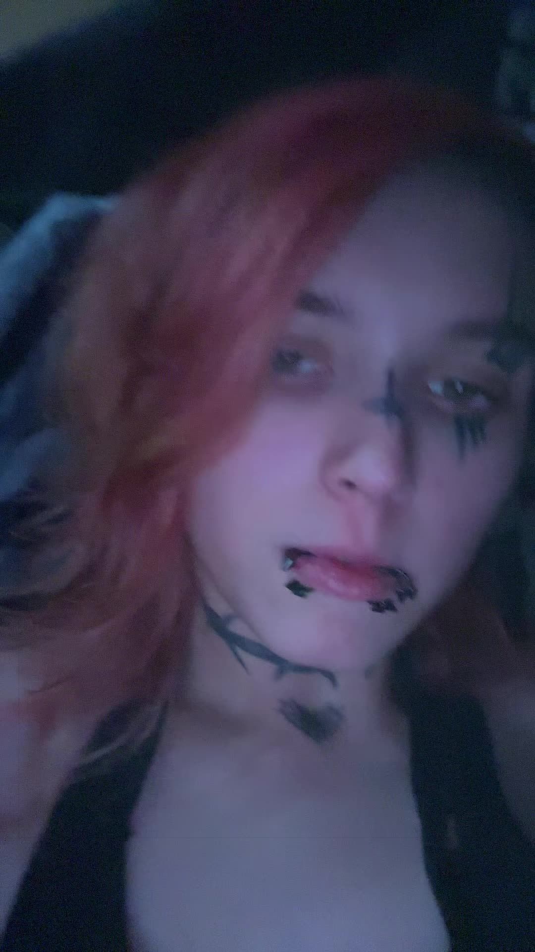 BriTheEmo (@britheemo87) - Urlebird