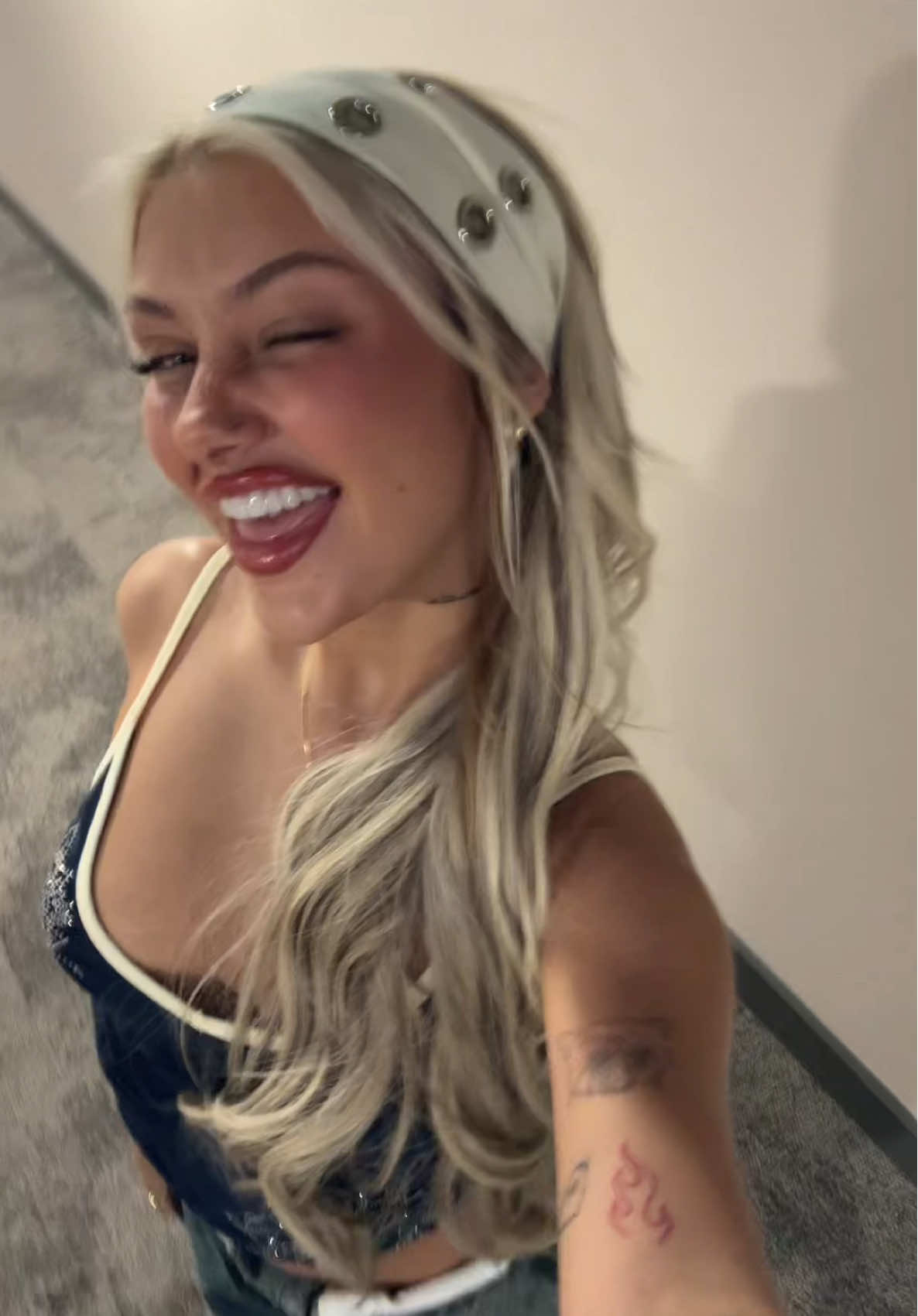 @ellienuttsxx