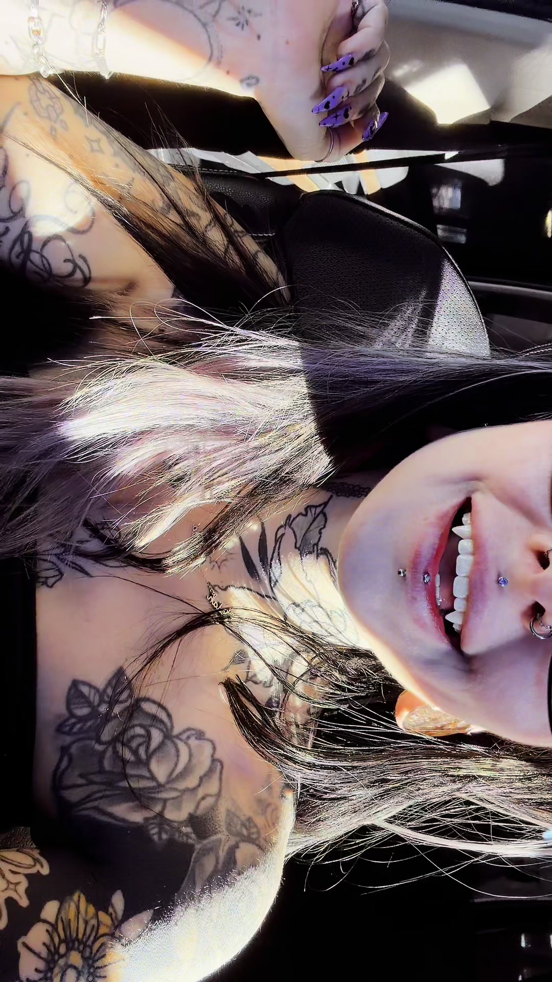 @VioletVee