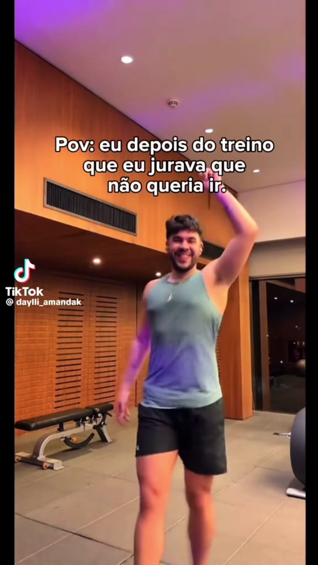 @juliavieeeira