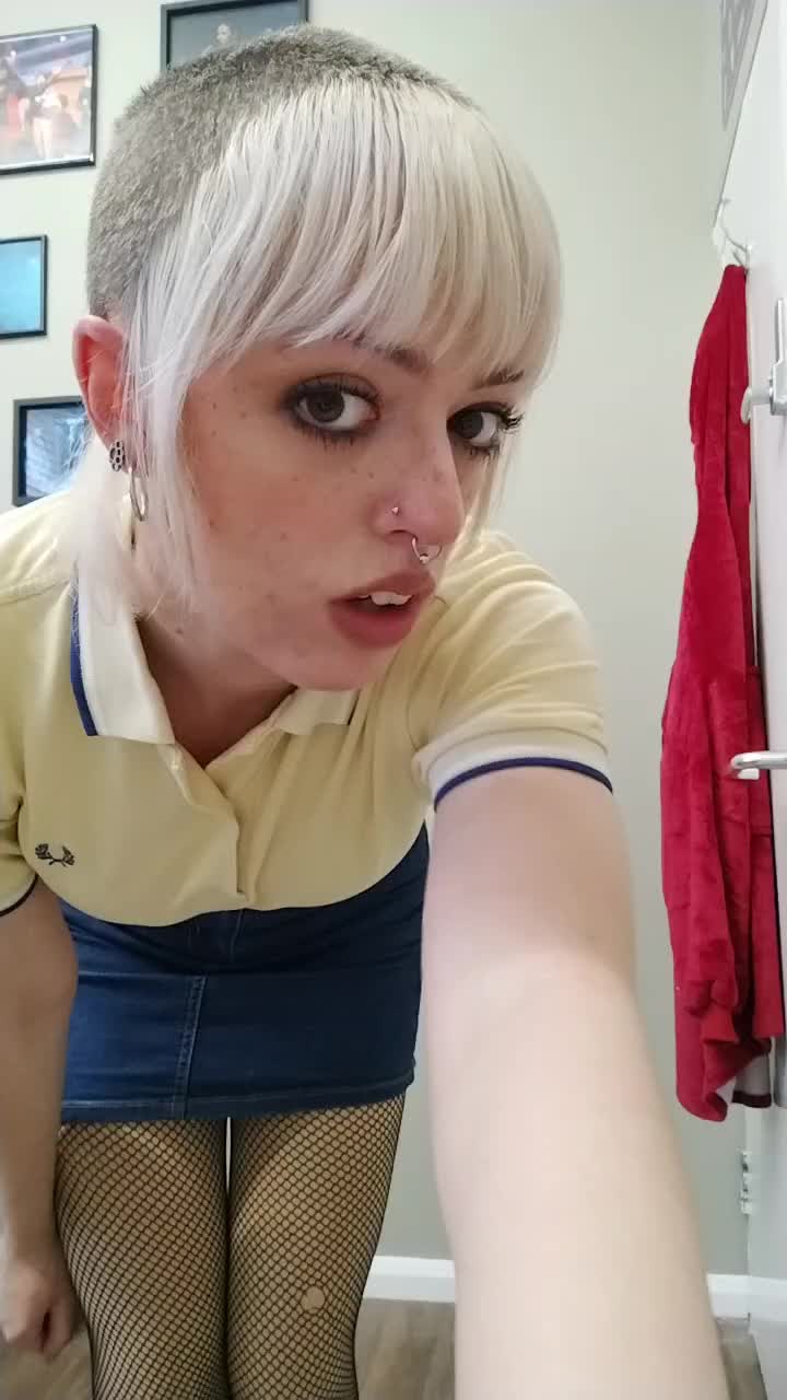 @Dolly🕸️