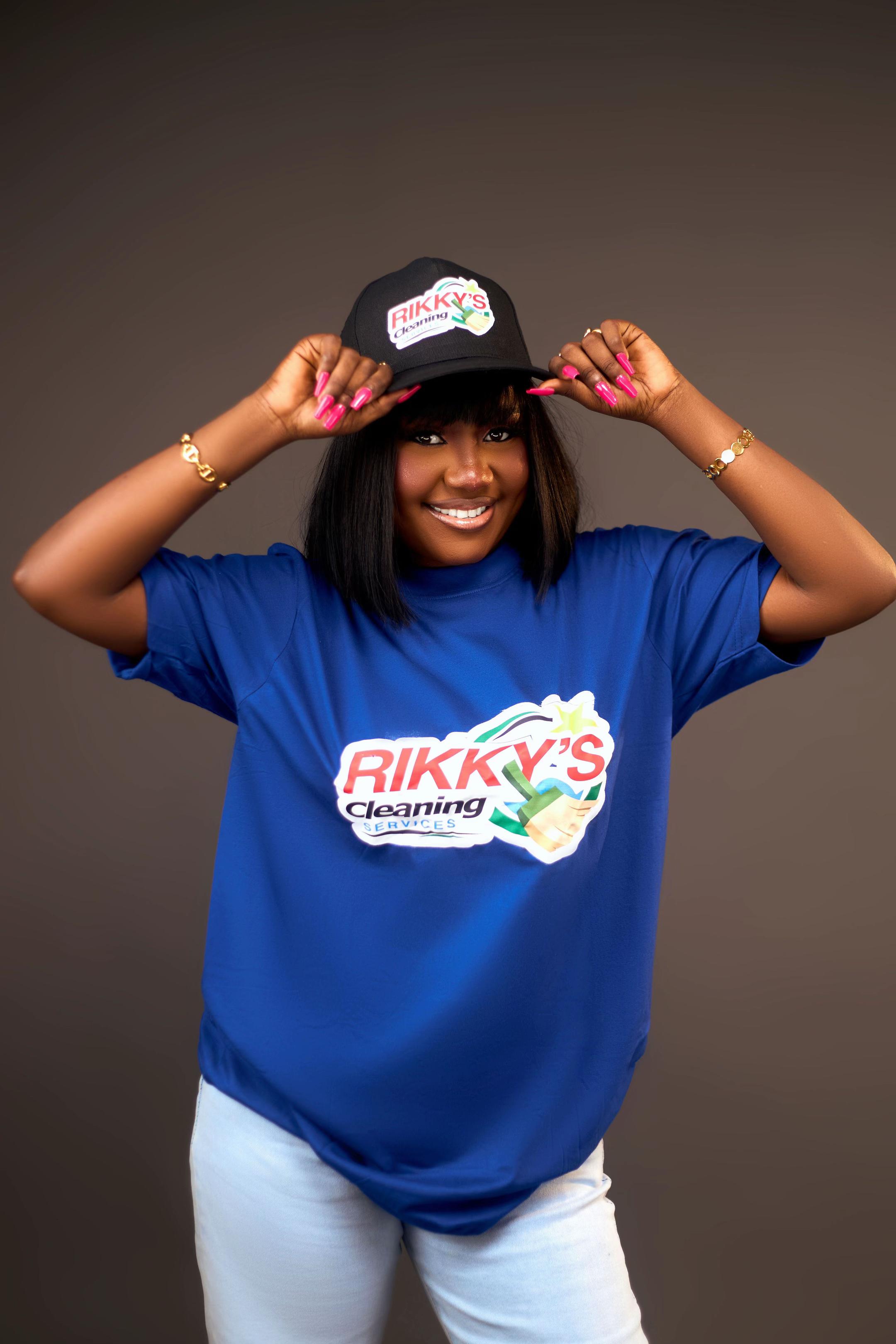 @theprettyarike