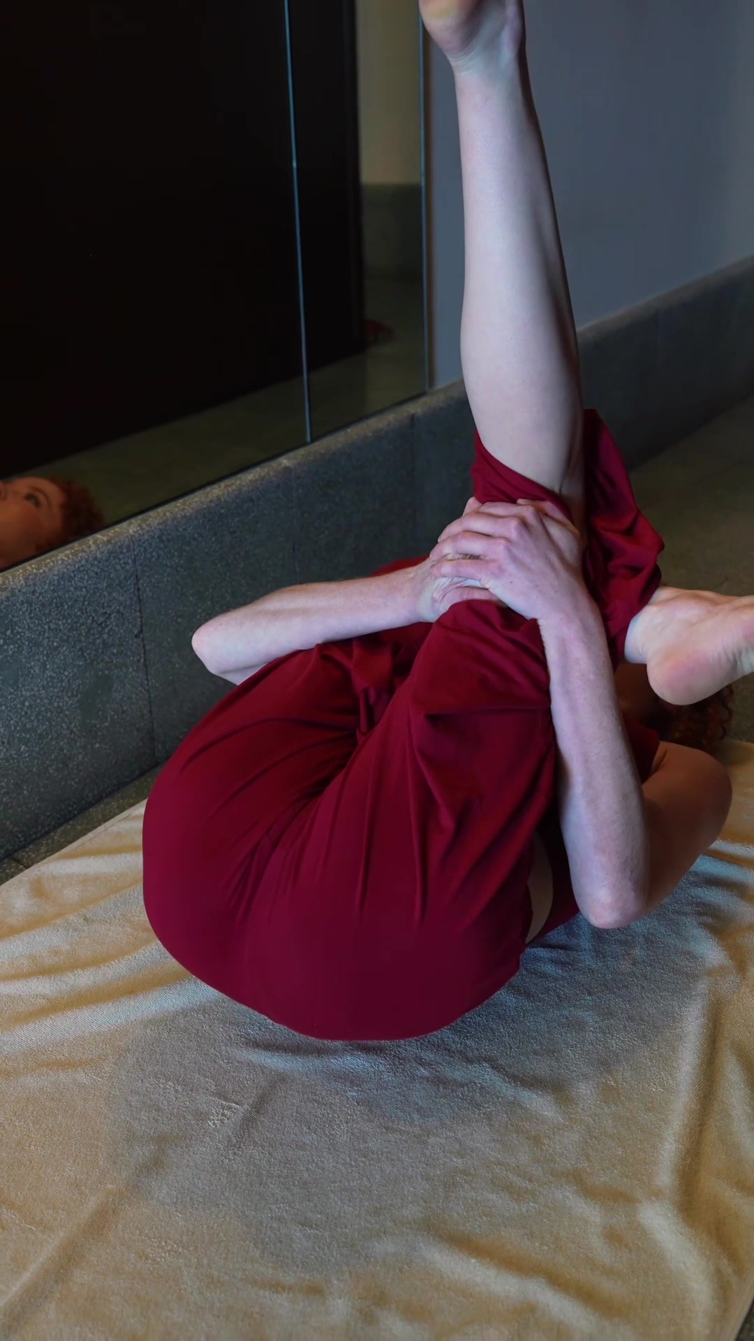 @lilredyoga