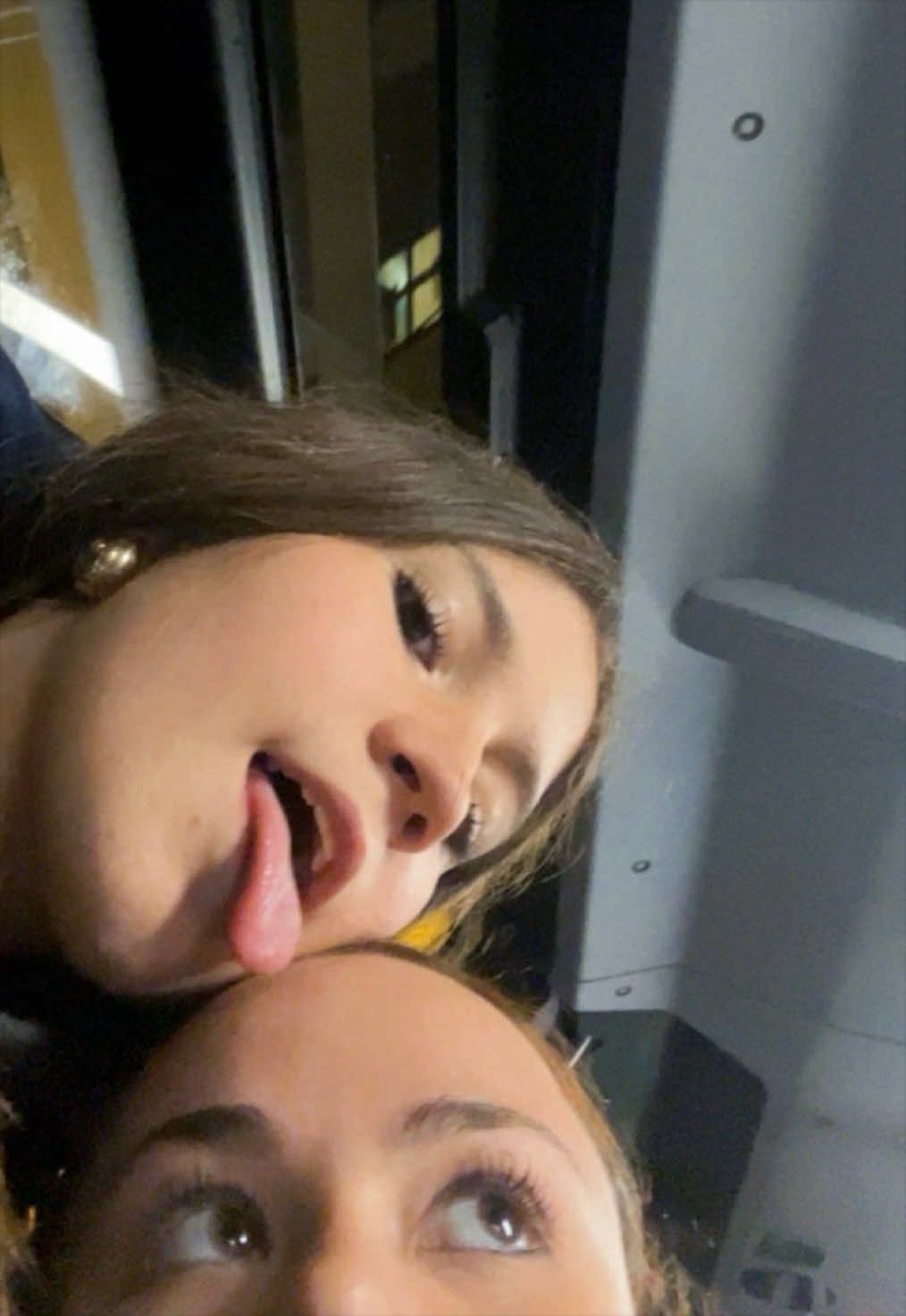 @💗👯&zwj;♀️