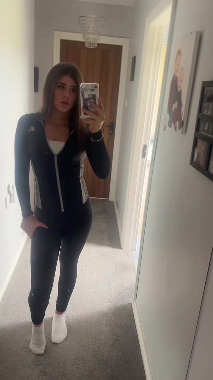 @𝐋𝐢𝐥𝐥𝐲 𝐦𝐮𝐫𝐩𝐡𝐲 🩵