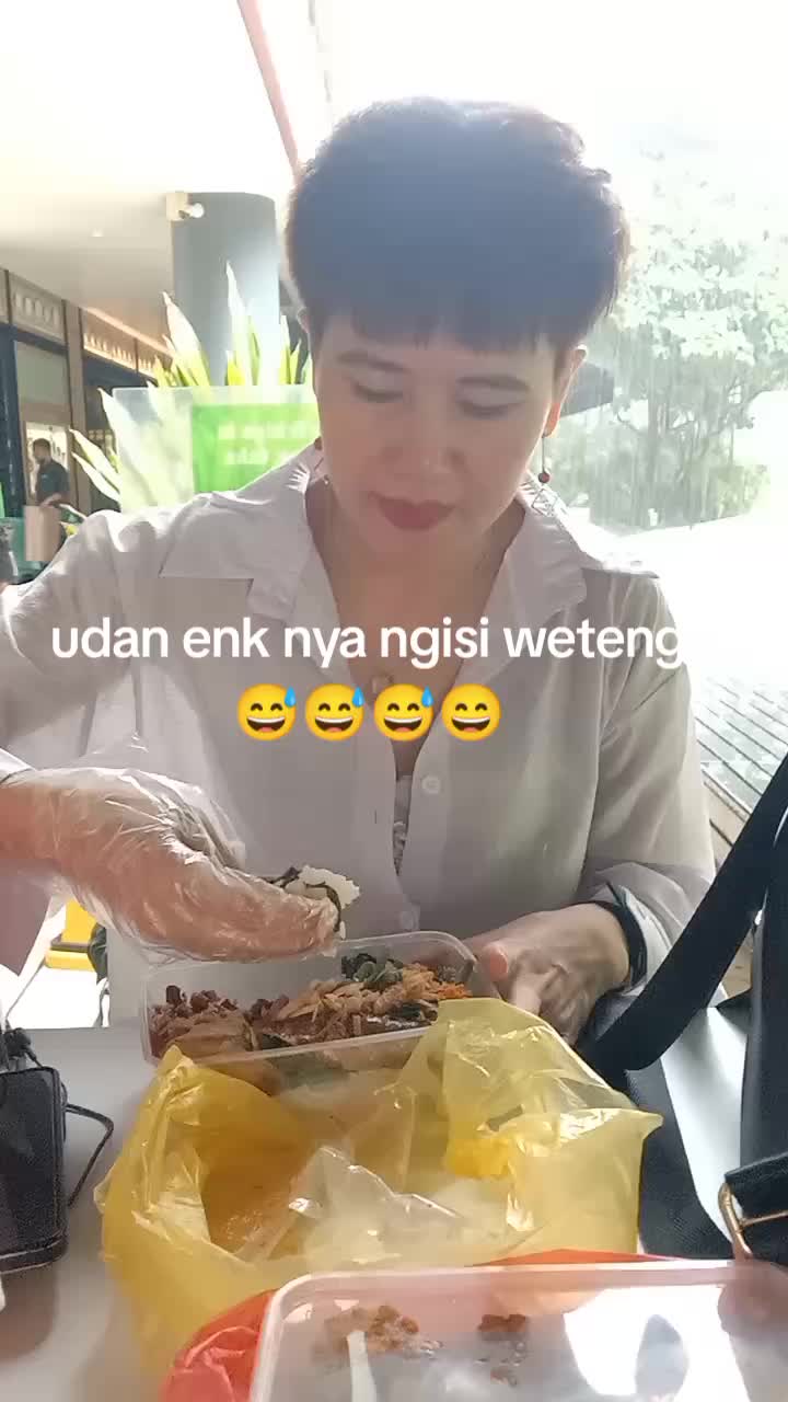 @yanicute