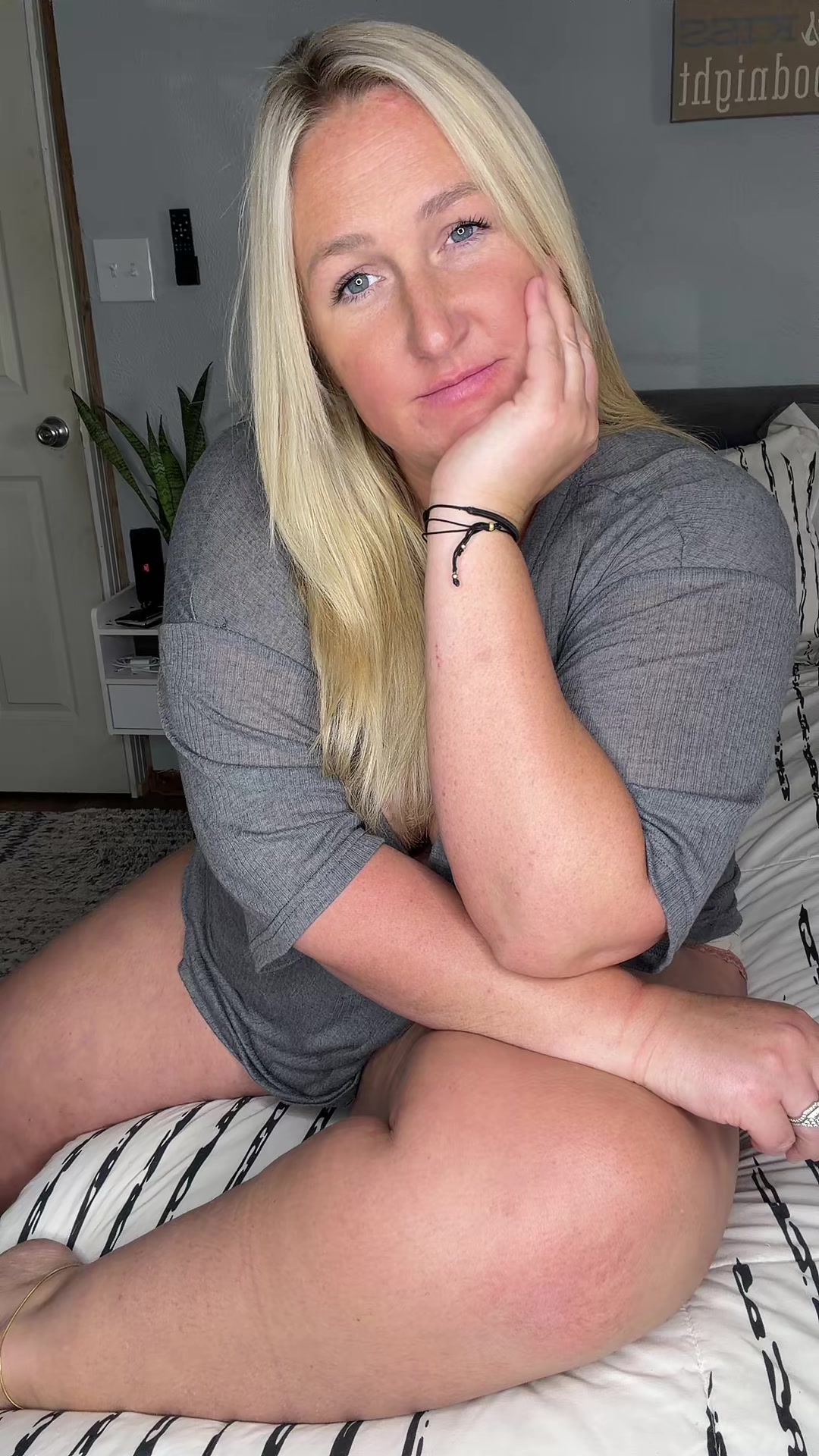 @tierraleonaa