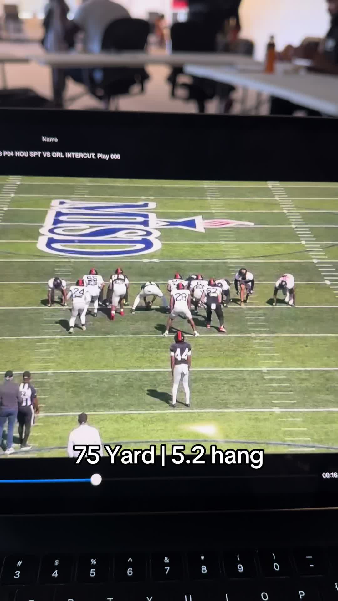 @4thDownHero