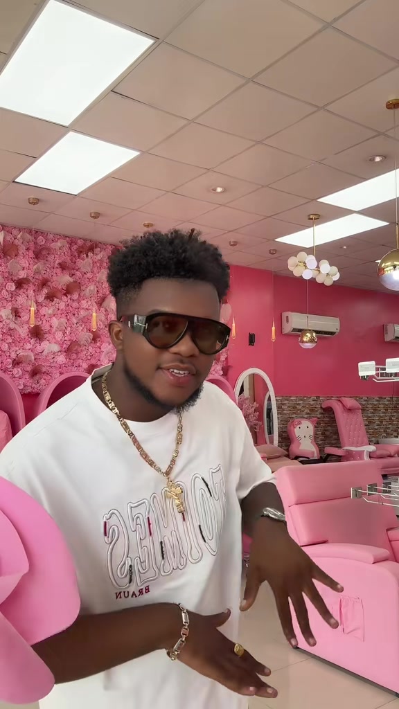 @Aaron de tous  cosm&eacute;tique ✪