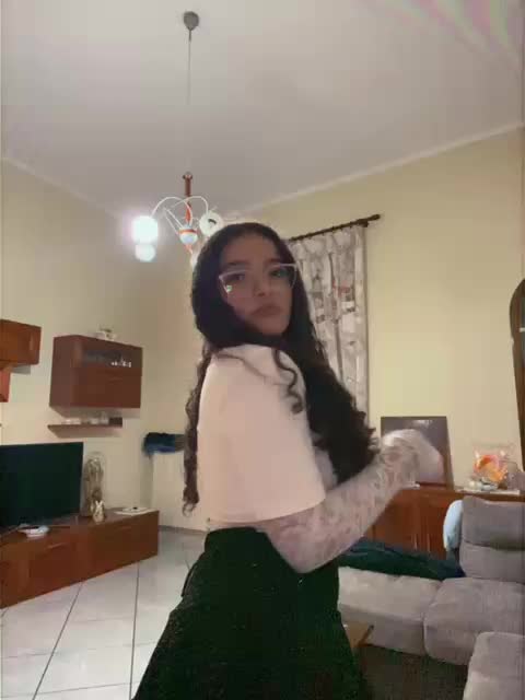 @24🫨