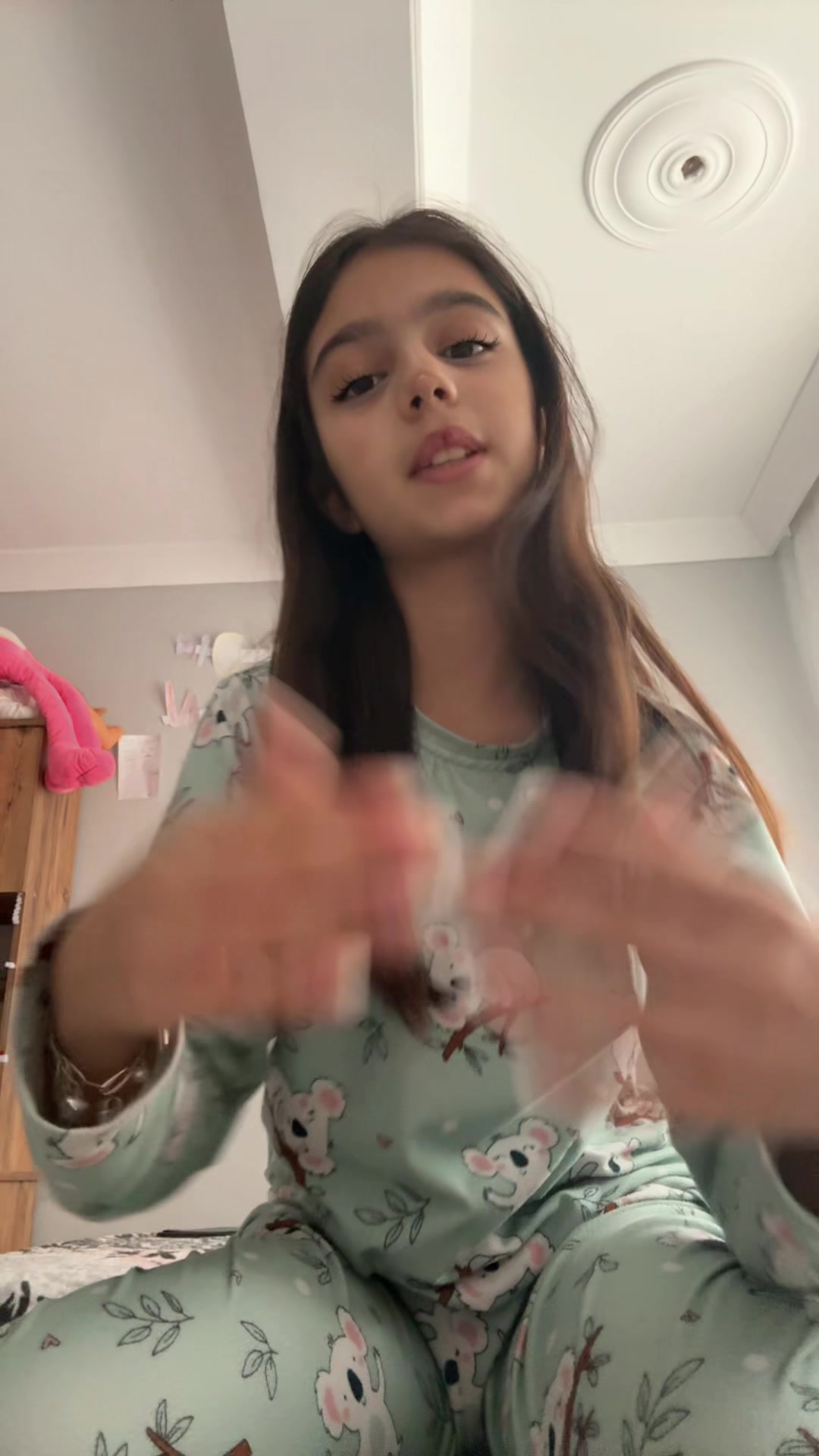 @Azra 🦋💐🐚