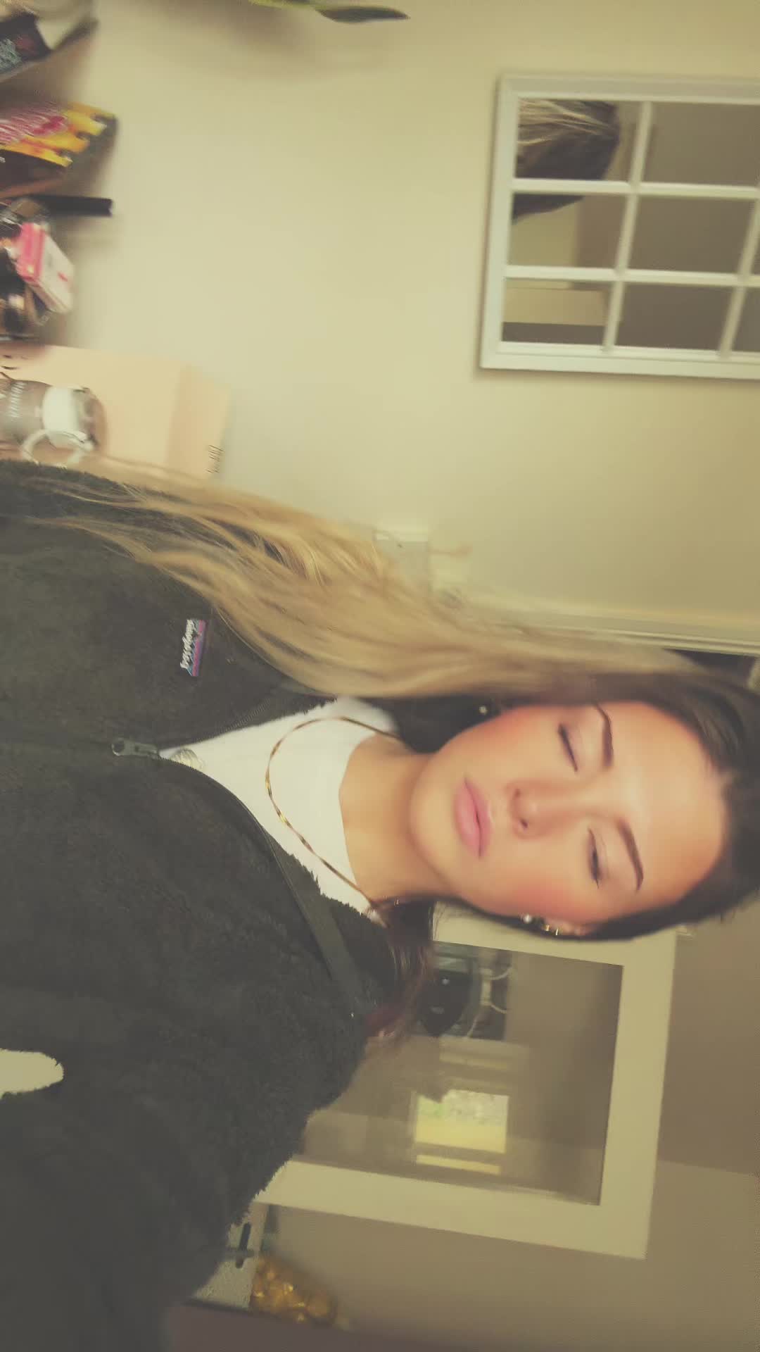 @✮Ellie✮