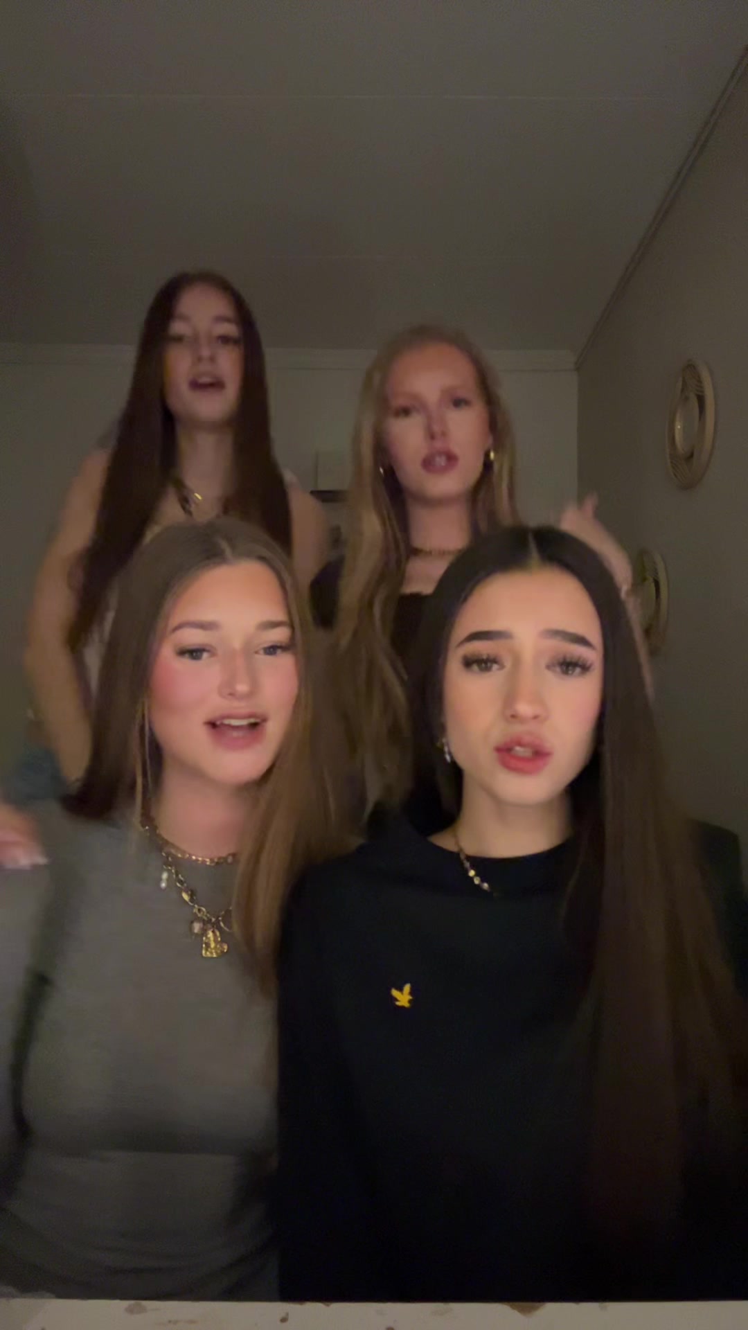 @𝓜𝓪𝓷𝓭𝔂 𝓻𝓸𝓮𝓵𝓵𝓲𝓮𝓼