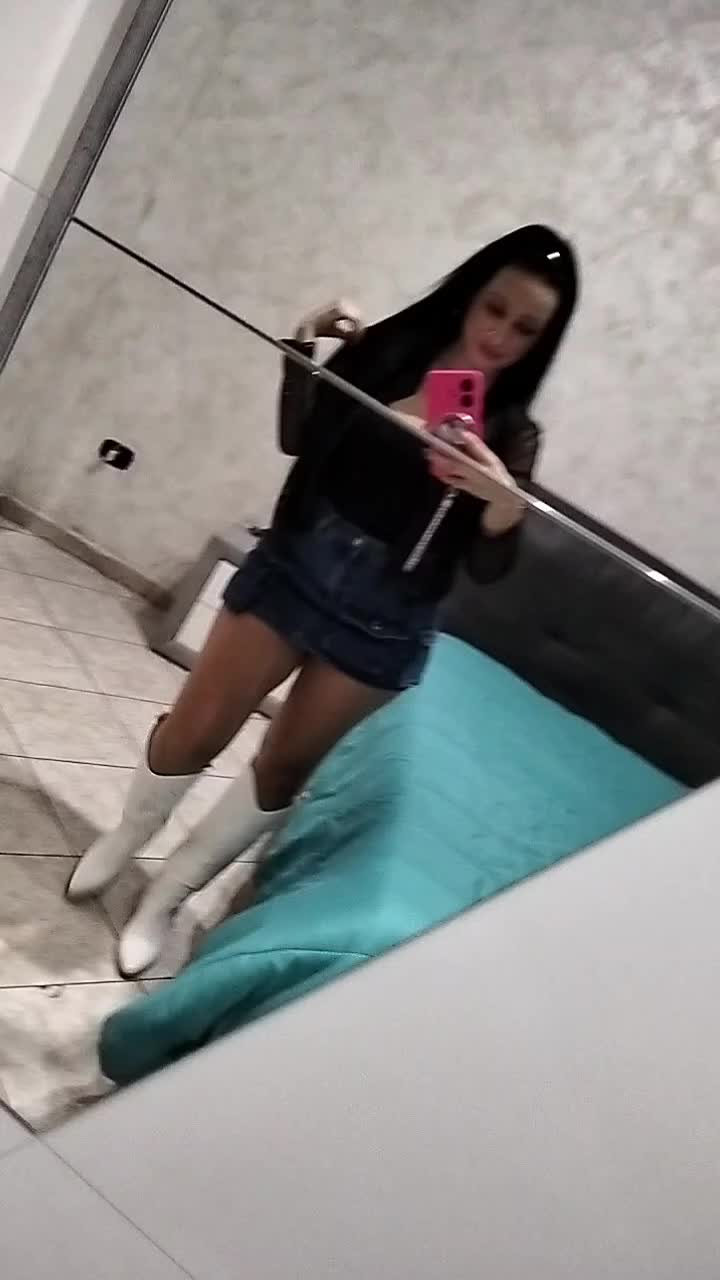 @❤️🅜︎🅔︎🅡︎🅨︎❤️