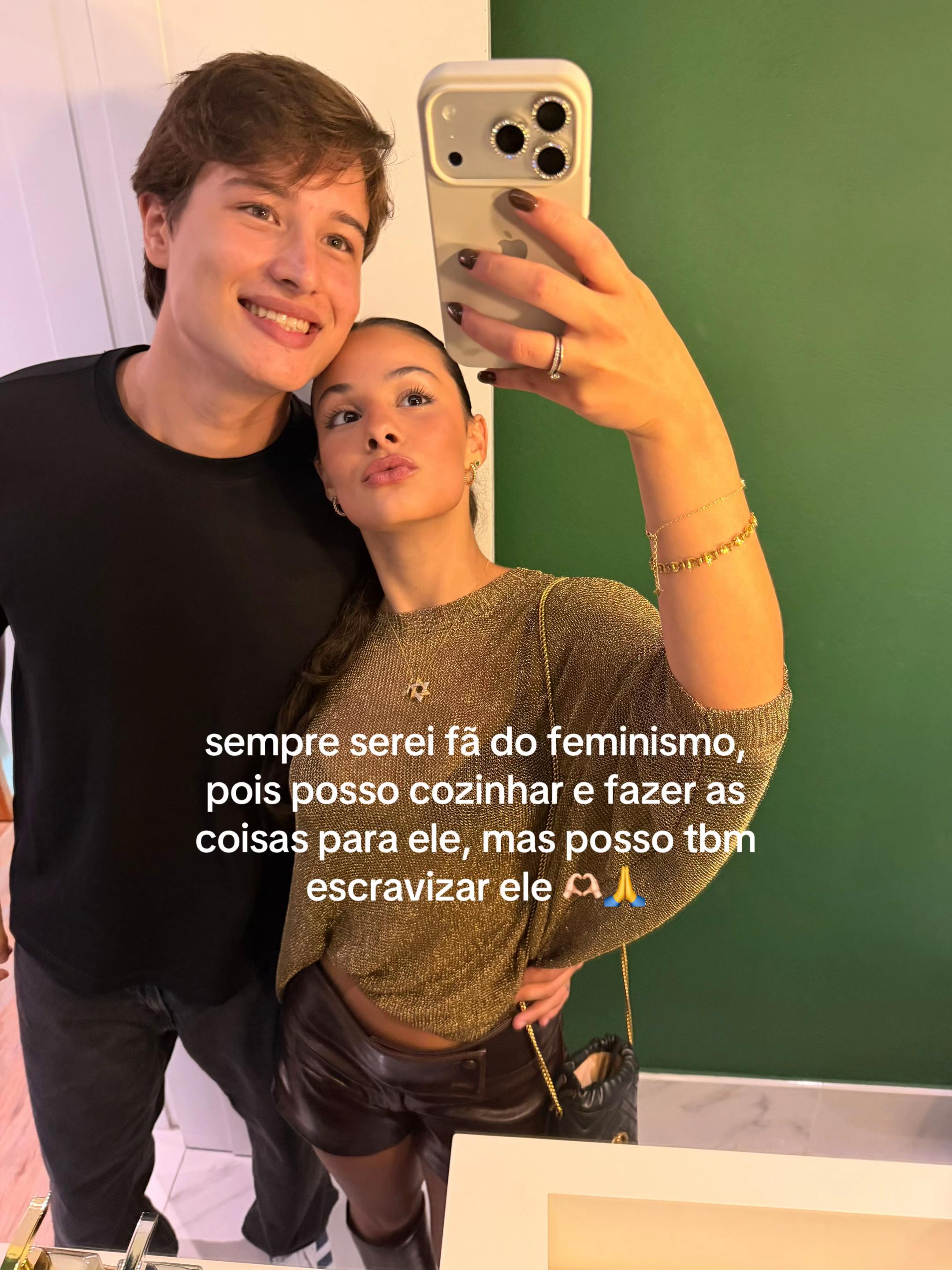 @elissaburlamaqu2