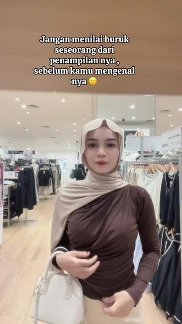 @Azizee_