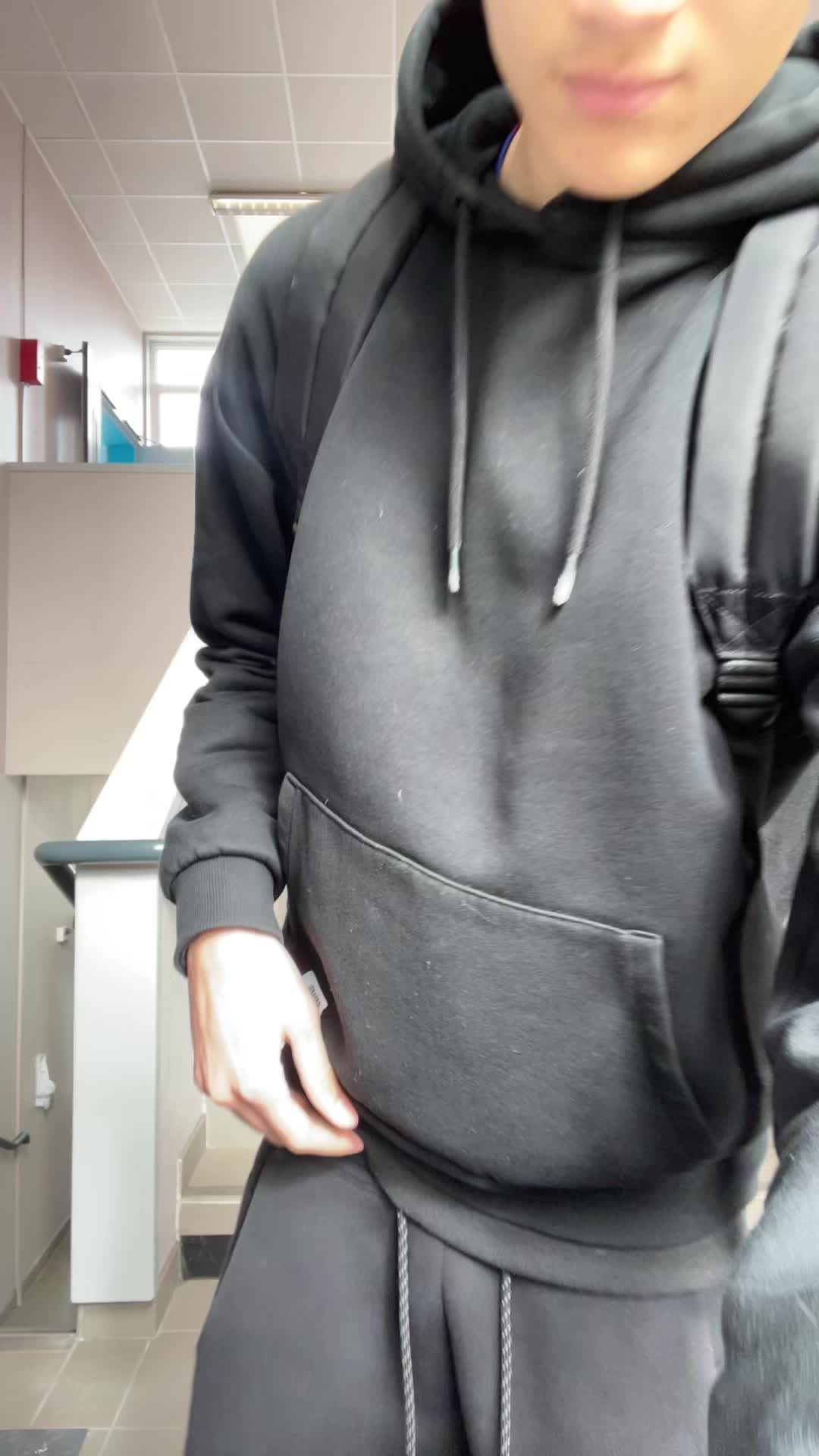 @r9b8legoat