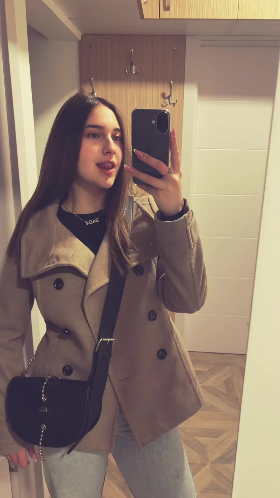 @Ana