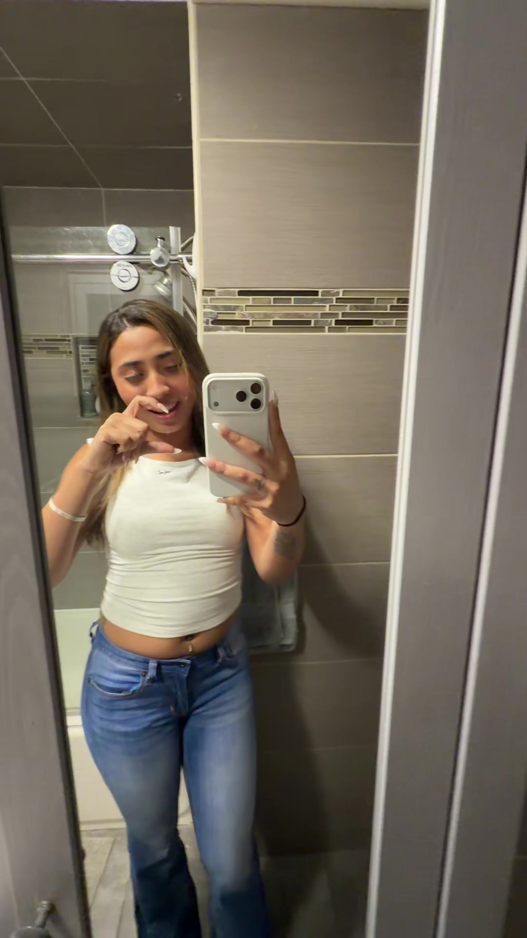 @niahunter_