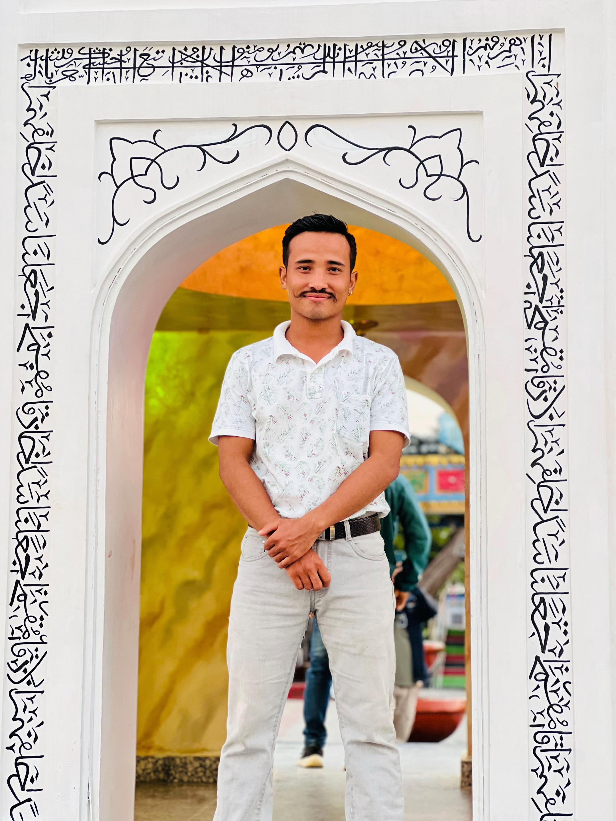 @रितेश तामाङ