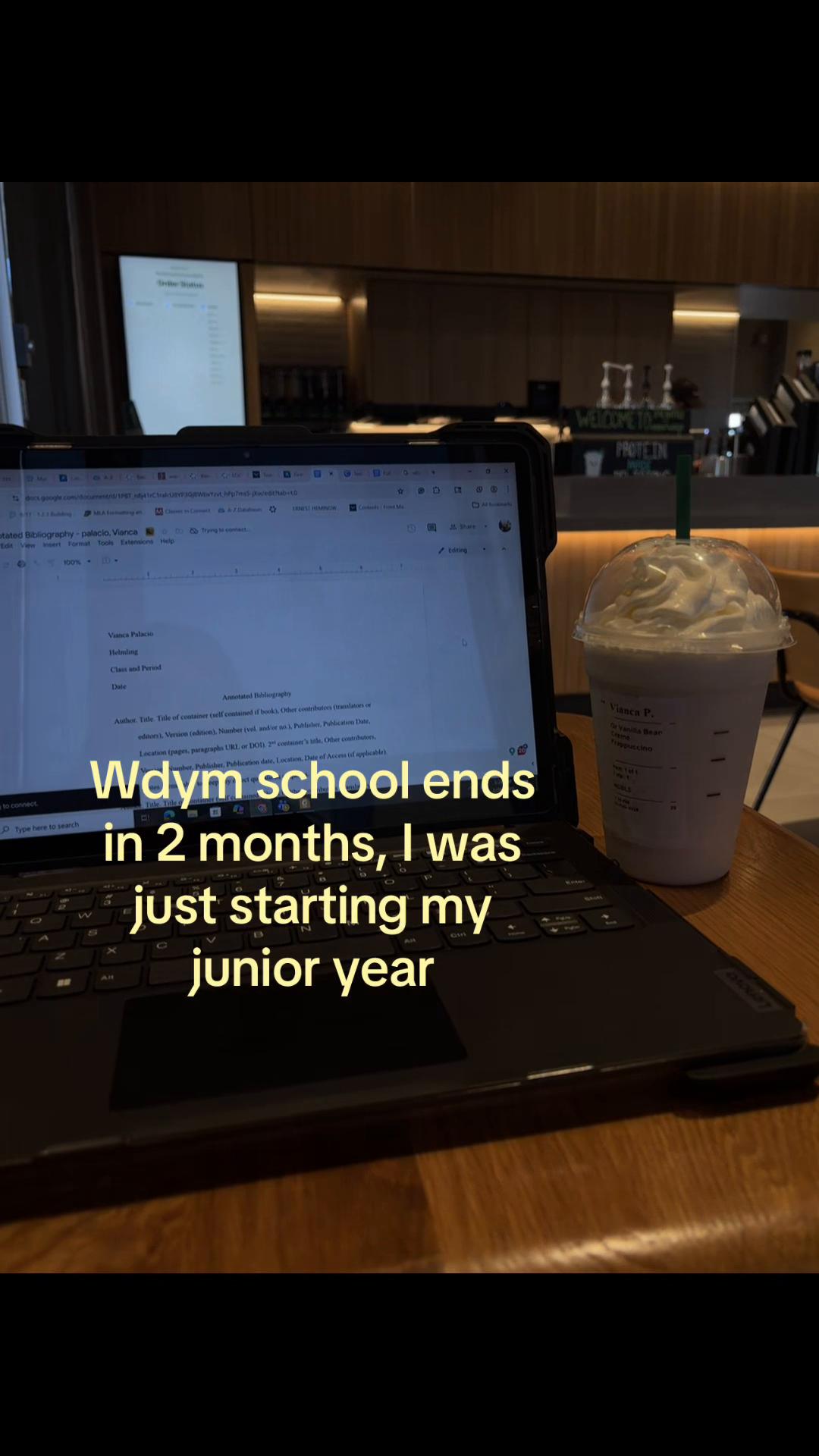 @𝒱