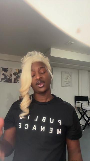 @Darkskinkenn