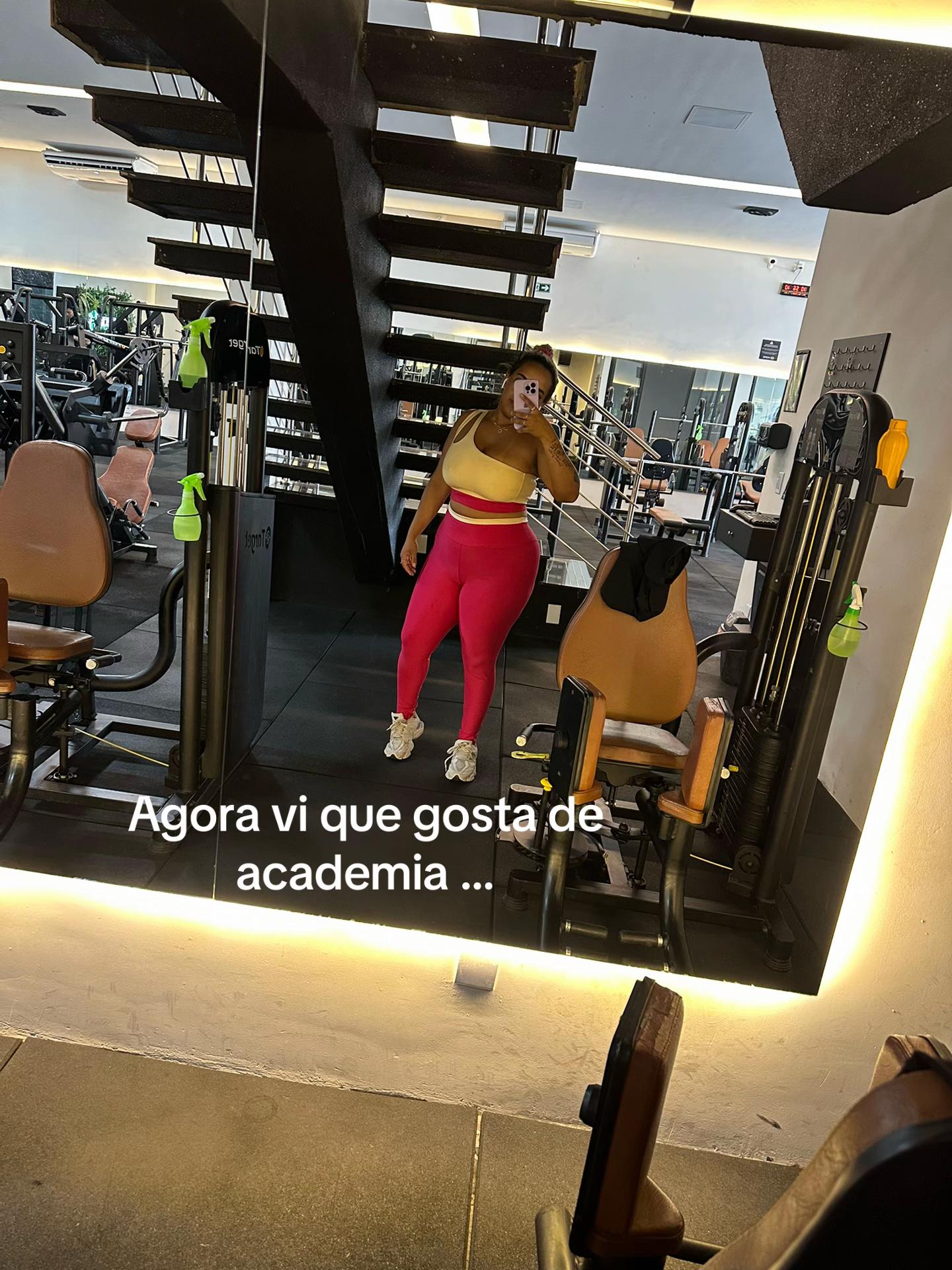 @Vitoria Menezes