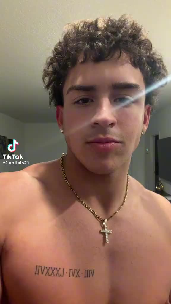 @GayMomentsTiktok