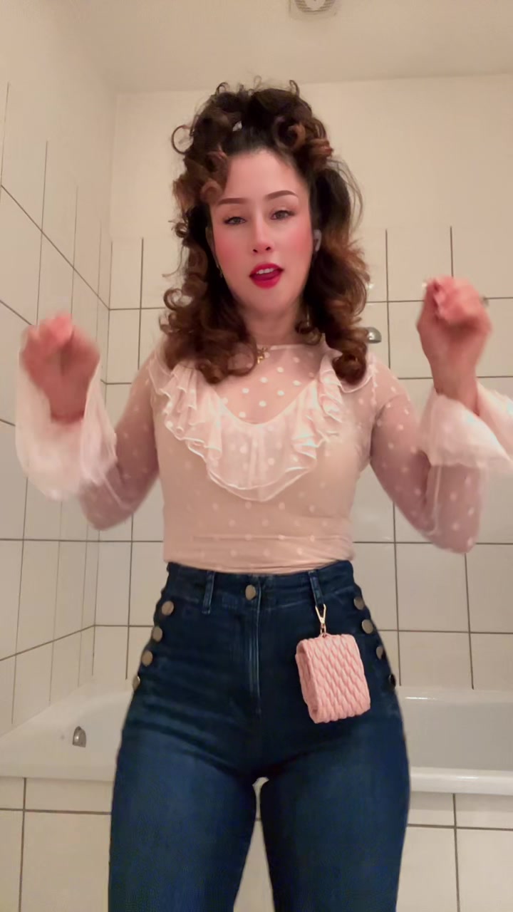 @Isabelita