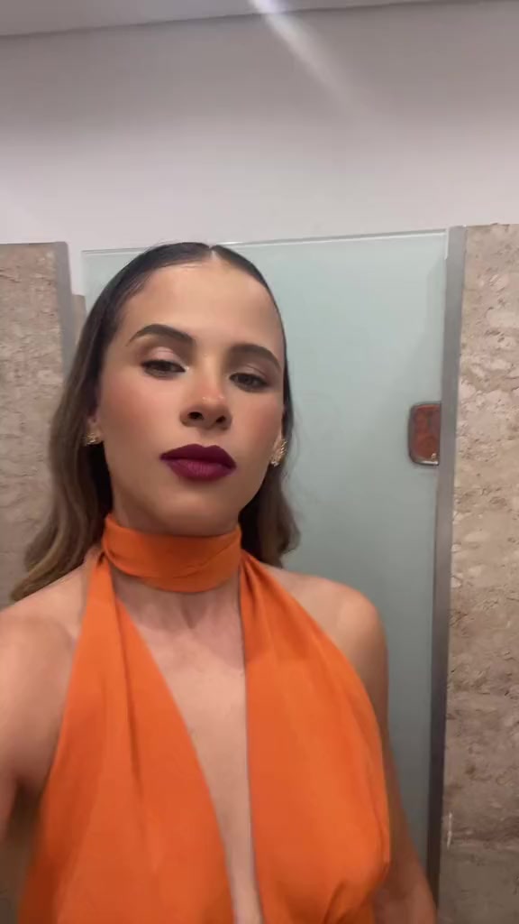 @Thayn&aacute;BG