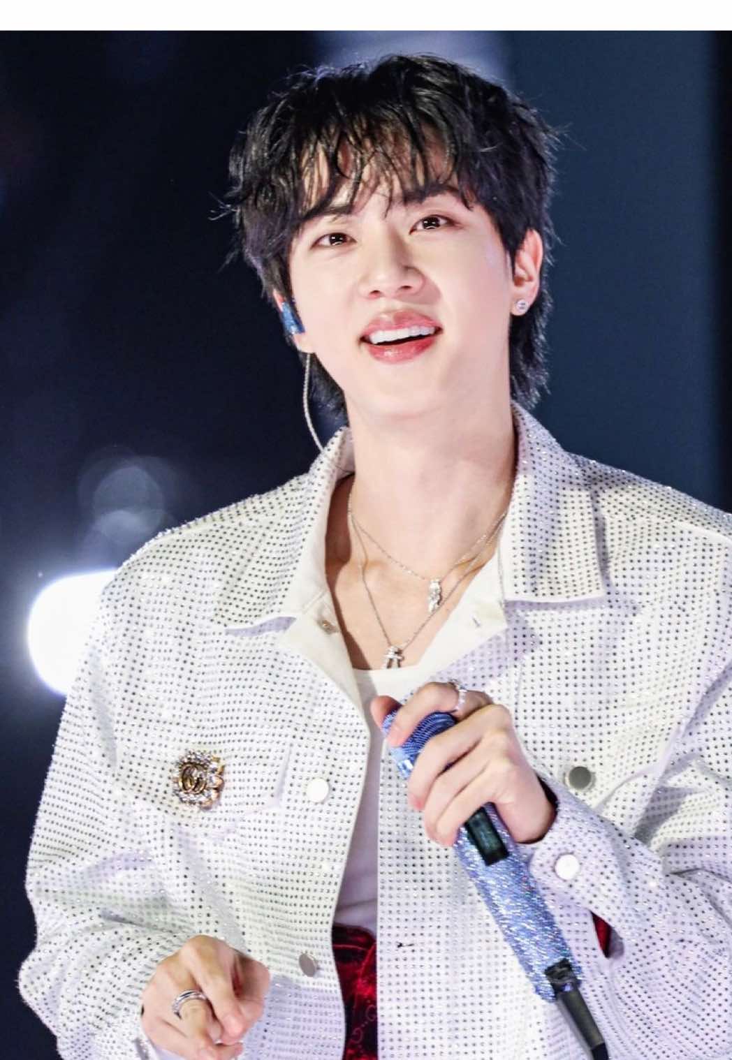 @⁷⟭⟬BTSVT𖧷&sup1;&sup3;