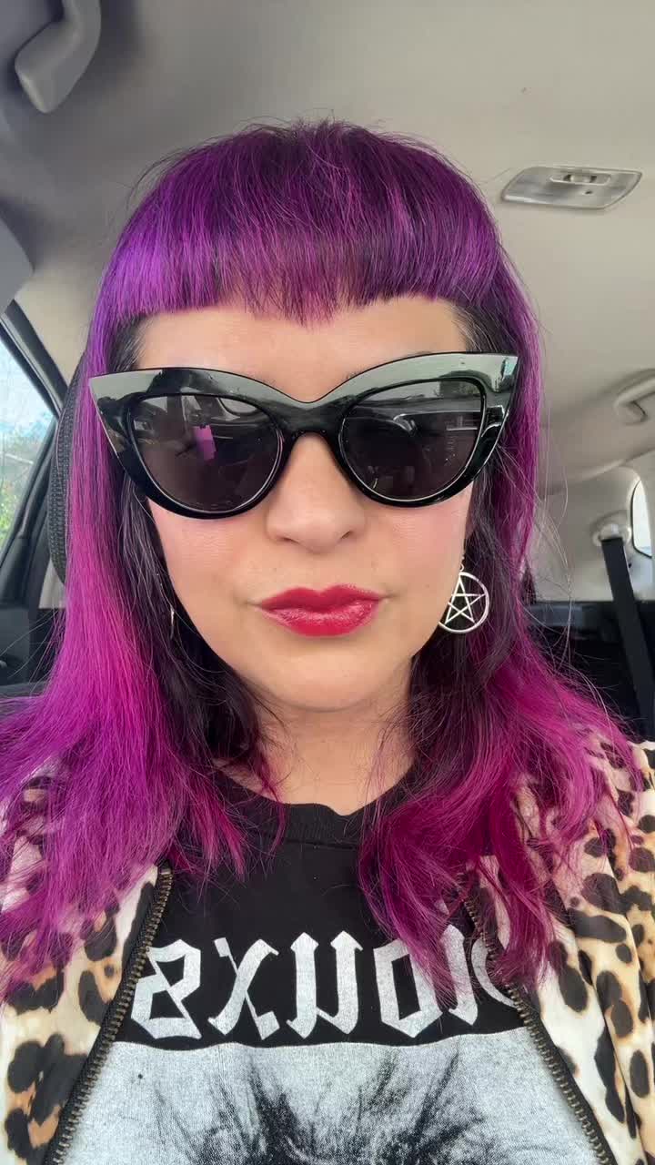 @TheHellflowers