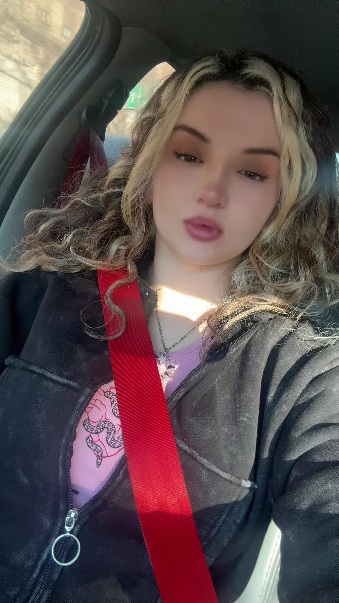 @Anahitaque