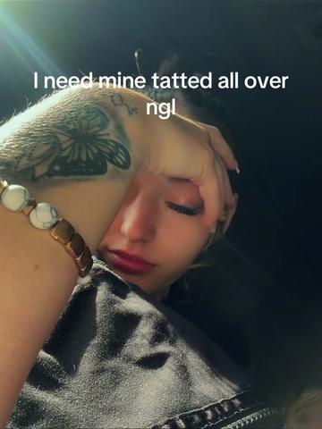 @favwhitegirlkay💰🖤