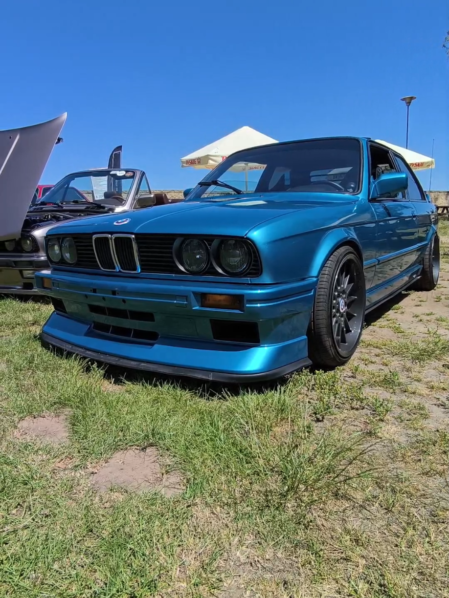 @Monia_E30